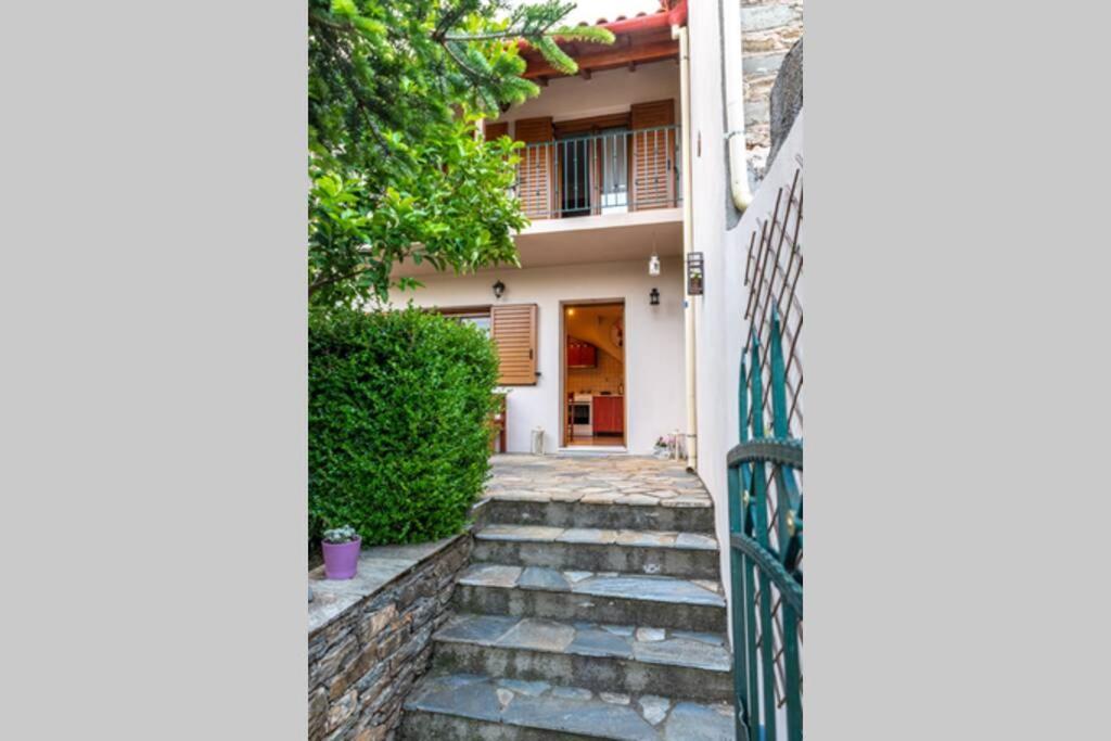 Small House With Garden & View Promirion Екстер'єр фото